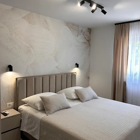 Angels Τρογκίρ